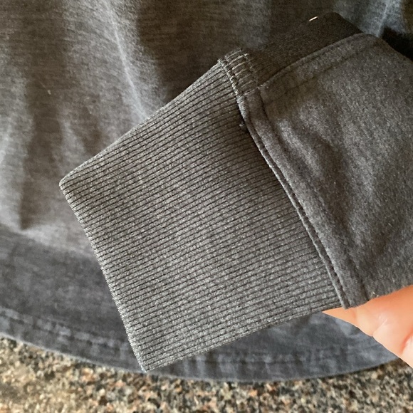 GapFit Maternity Brushed Tech Activewear Hooded Jersey in Gray Medium - Picture 4 of 8